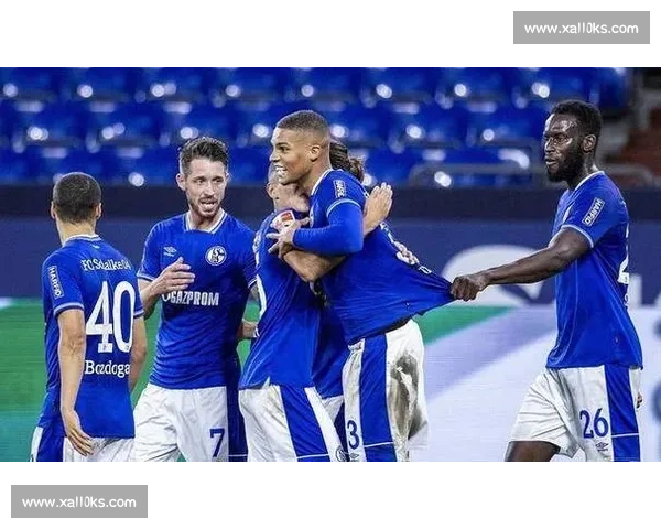 沙尔克 04 锁定 22 岁中场新星 埃尔 - 法乌齐加盟至 2029 年